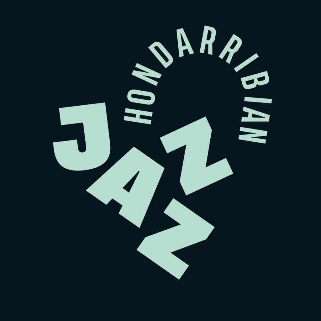 El Festival de Jazz de Aranjuez, es un proyecto que nace de la experiencia de los ciclos de “Aranjuez Club de Jazz” de la Sala Farinelli del Teatro Real Carlos III de Aranjuez. Crece de la mano del Ayuntamiento del Real sitio, y pretende cada año ofrece un plantel de artistas de reconocida trayectoria, y propuestas totalmente nuevas. Gira siempre alrededor del 30 de Abril, “Día Internacional del Jazz”, en cuya web: https://jazzday.com/events/2023/spain/ Registramos cada año nuestra experiencia.